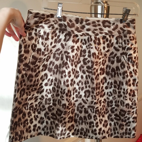 Banana Republic Leopard Print Silk Skirt Sz 8P - Picture 1 of 8